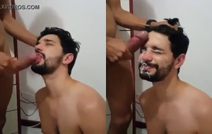 Marcos exibe sua luxúria ao receber uma explosão de prazer no rosto