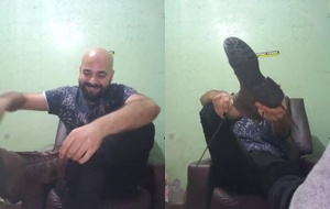 Descalçando depois do trabalho: pézão irresistível pra relaxar Descalçando depois do trabalho: pézão irresistível pra relaxar