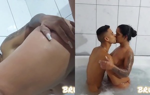 Esposa safada arregaçada pelo amante em encontro proibido