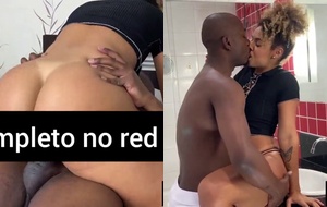 Transando com a Amiga da Minha Mulher às Escondidas dos Pais Dela