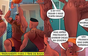 Jogadores Musculosos Suam em Encontro Íntimo Pós-Treino